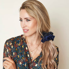 Afbeelding in Gallery-weergave laden, Scrunchie Rib Velvet Blue

