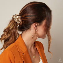 Afbeelding in Gallery-weergave laden, Scrunchie sweet as satin Gold
