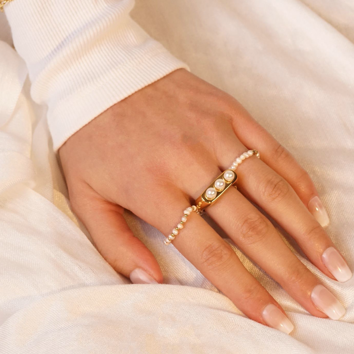 Ring Small Pearls 2.0